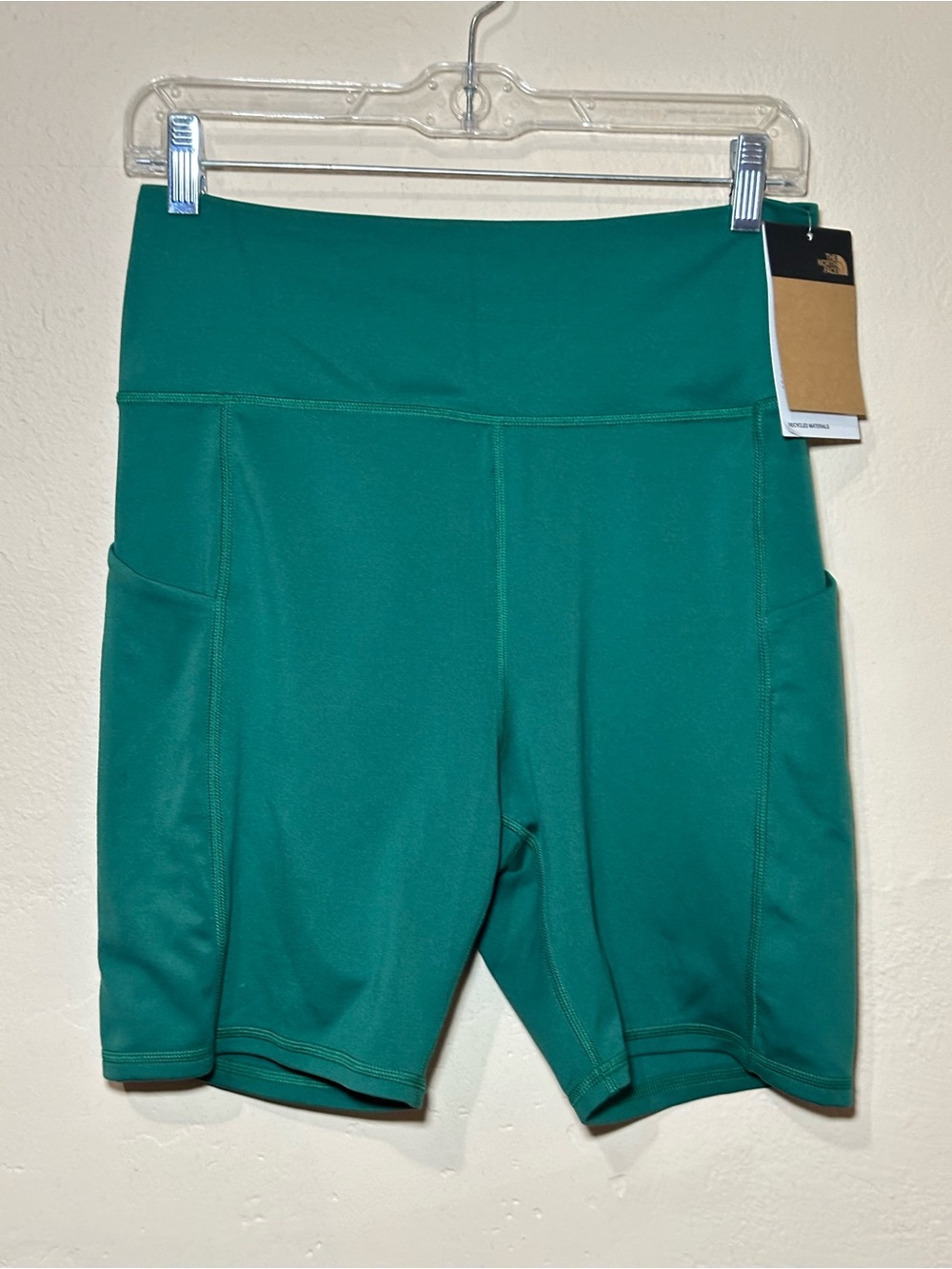 The North Face Women's Skyway Bike Short in Evergreen